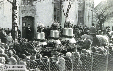 Glockenweihe 25.02.1951.jpg (273574 Byte)